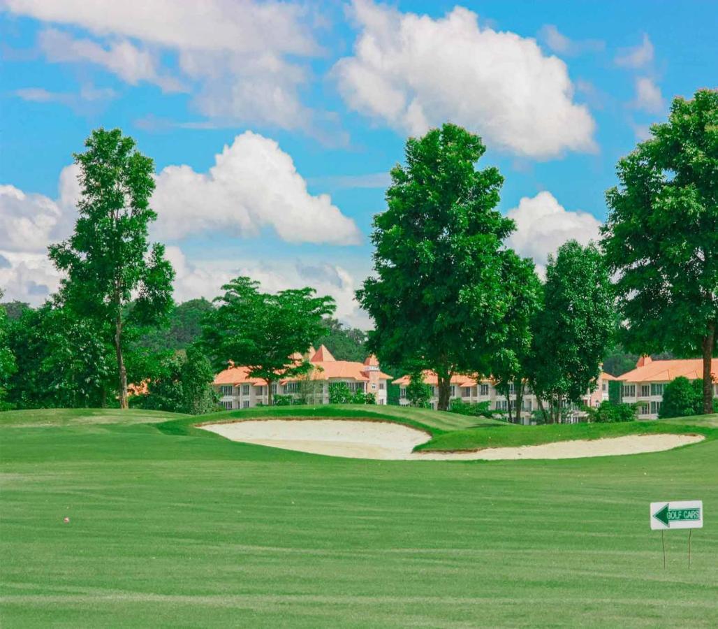 Happy City Golf & Resort Чианг Рай Екстериор снимка